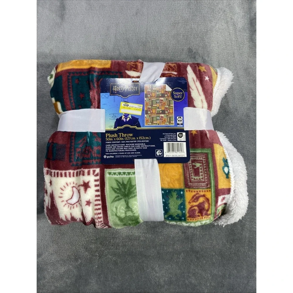 Harry Potter Plush Throw Blanket Hogwarts 50x 60 Super Soft Machine Washable NEW